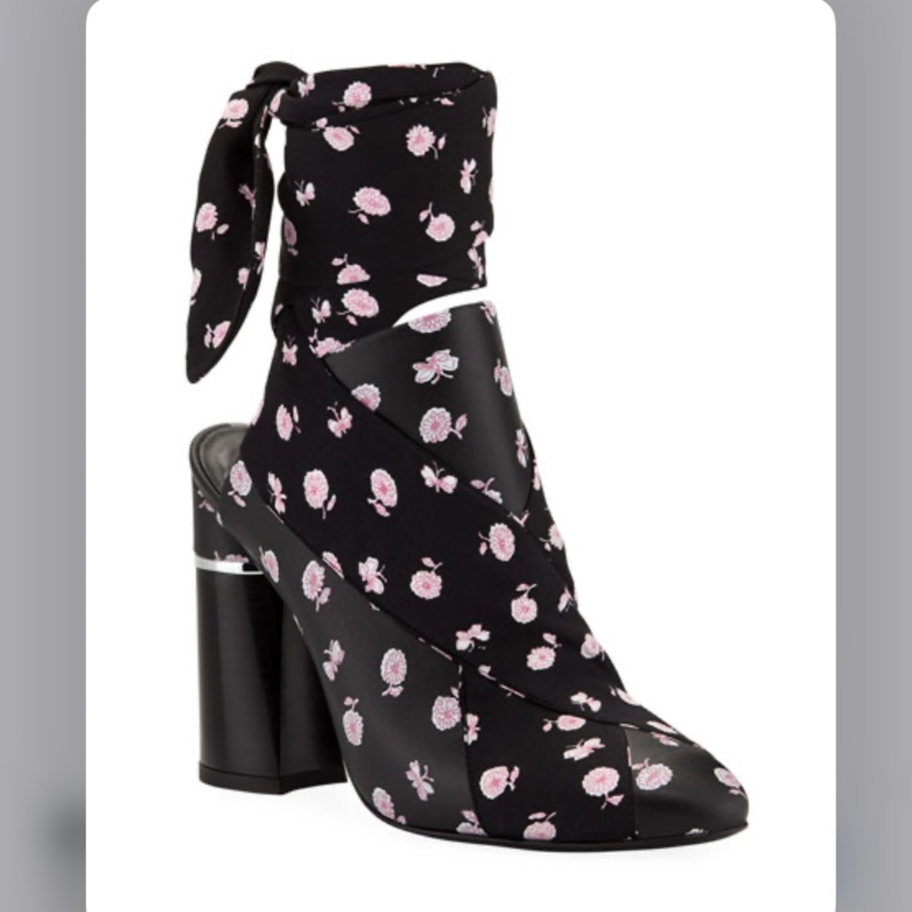 3.1 PHILLIP LIM
🌸Drum Glove Floral-Print Mules👡